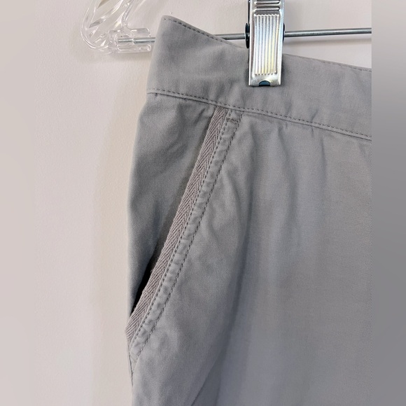 Tommy Bahama Relax Ellery Fit Gray Cropped pant. Women’s Size 2 - Picture 4 of 12